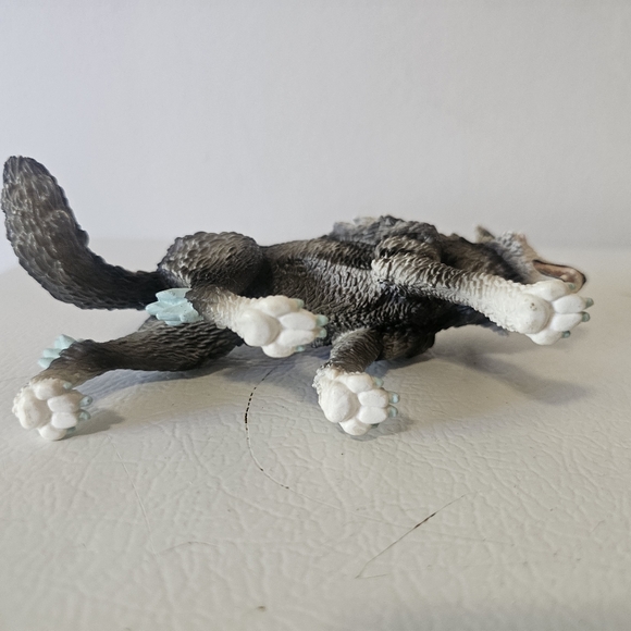Schleich Eldrador Creatures SNOW WOLF Multicolor Figure 42452 - Picture 6 of 6